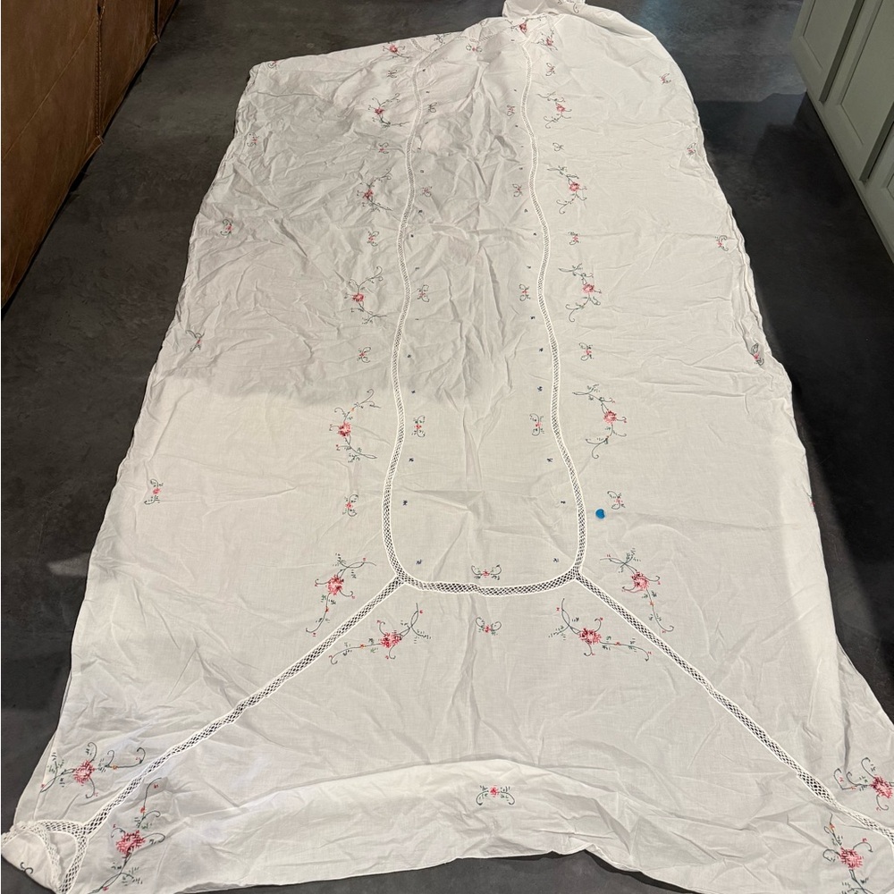 Elegant Floral Embroidered table cloth